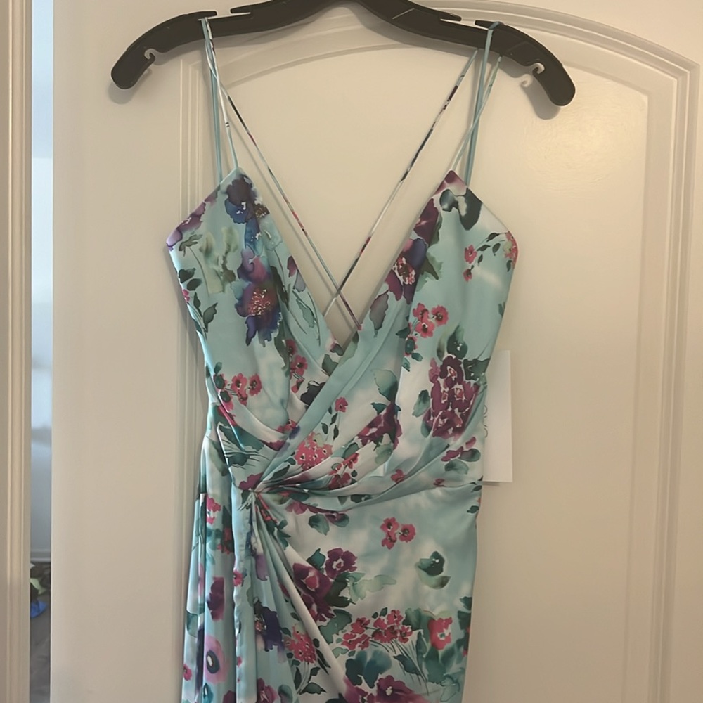 NWT Love by Theia Spaghetti strap gown size 10 💃🏻